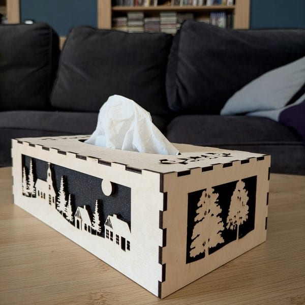 Boite à mouchoir en bois décorée