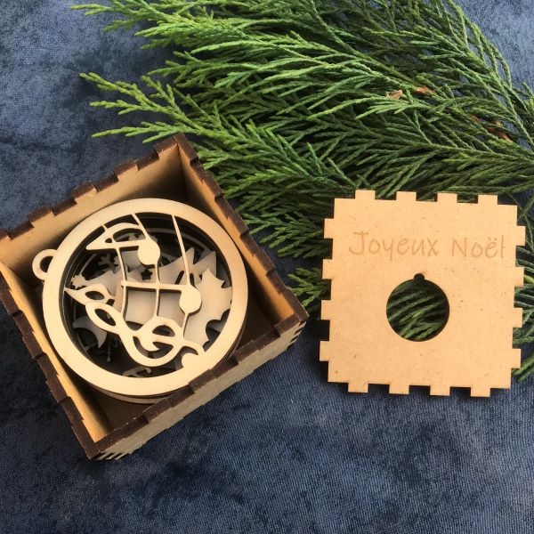 Boite de boules de noël