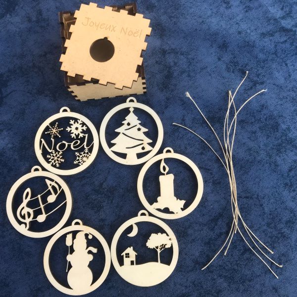 Lot de 6 boules de noel dans une boite
