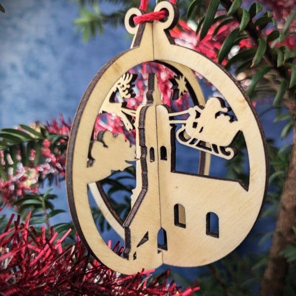 Boule de noel en bois 3D motif église comtoise