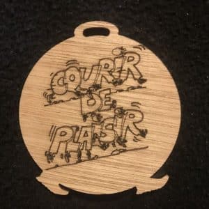 Médaille originale avec pieds